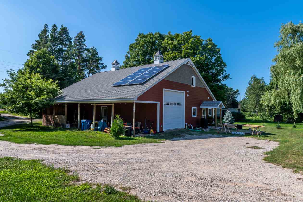 2321 Nugent Road Benzonia, MI 49616 - Photo 5 of 38 1877449-4.JPG