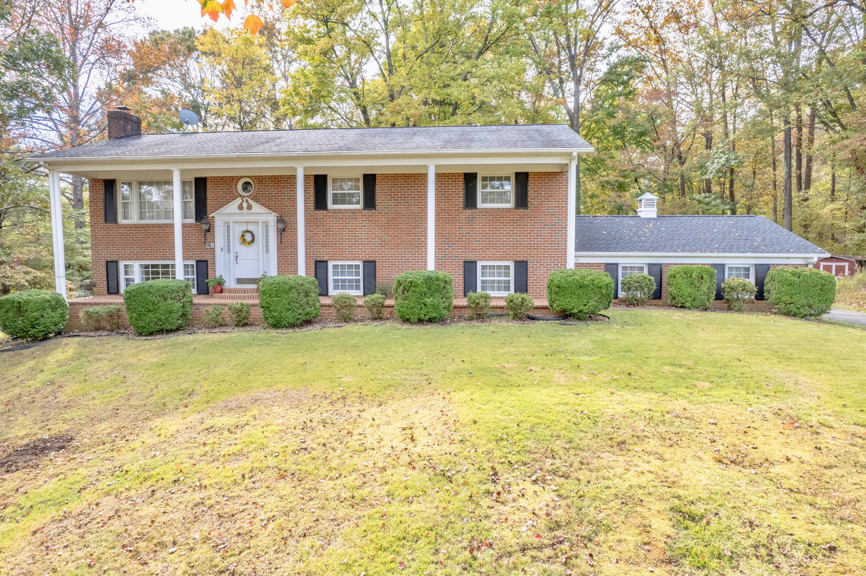190 Lakeshore Terrace Road Hardy, VA 24101 - Photo 4 of 44 Lakeshore - 2