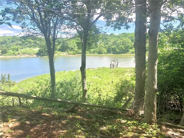$999,000 | 1775 Naugles Drive, Mattituck, NY 11952