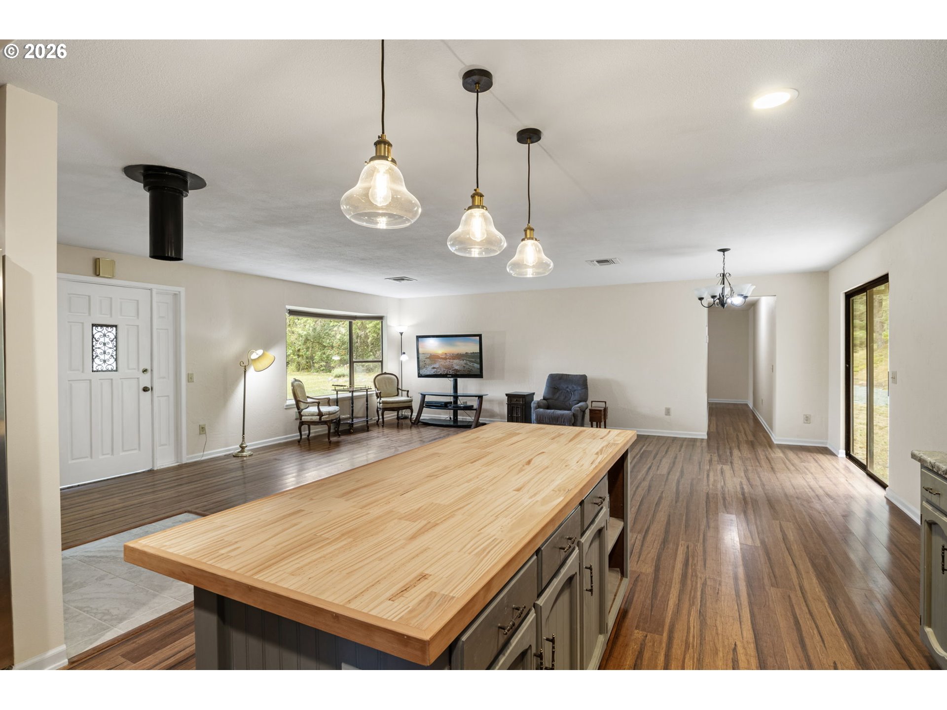 296 Mobley Drive Azalea, OR 97410 - Photo 10 of 48