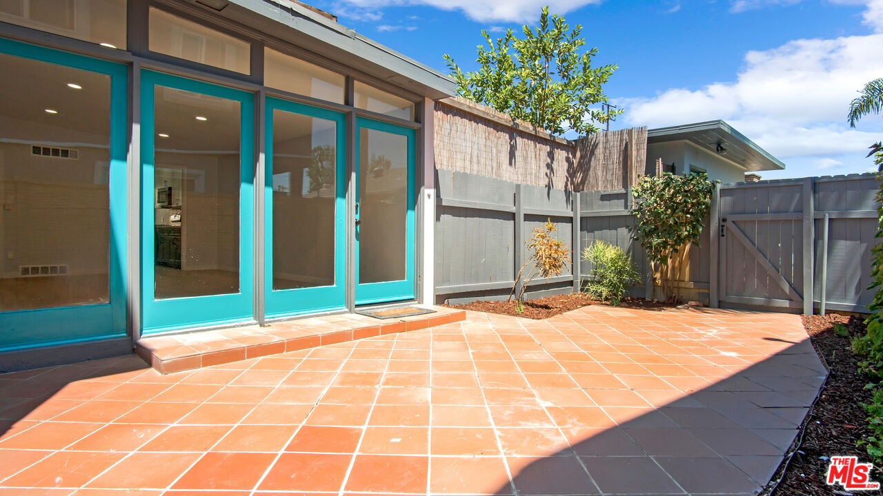 1610 East Carson Street, Unit 3 Long Beach, CA 90807 - Photo 20 of 21 a house with yard and entryway
