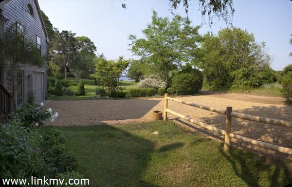210 Head Of The Pond Road Vineyard Haven, MA 02568 - Photo 12 of 28 http://d1qzqeyxiitrap.cloudfront.net/photos/23894/600/5da9f69f.jpg