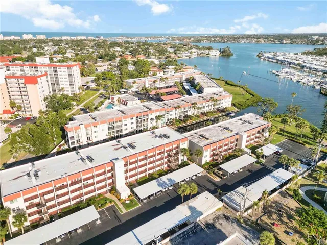 $319,800 | 230 Santa Maria Street, Unit 333, Venice, FL 34285