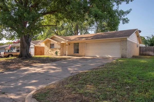 $2,200 | 2906 David Lane, Arlington, TX 76013