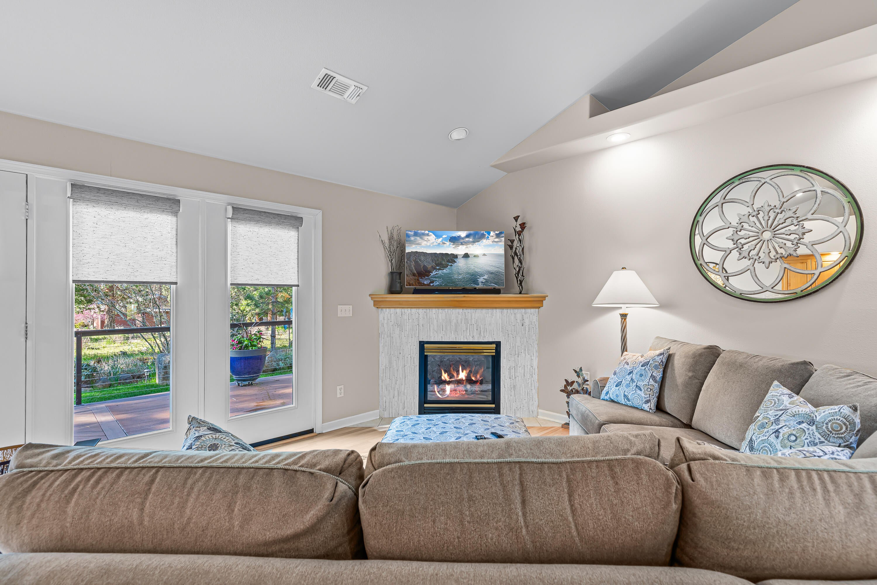 6133 Cooper's Hawk Road Klamath Falls, OR 97601 - Photo 11 of 38 9R9A5588