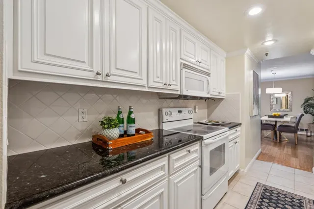 $1,050,000 | 1115 Continentals Way, Unit 203, Belmont, CA 94002