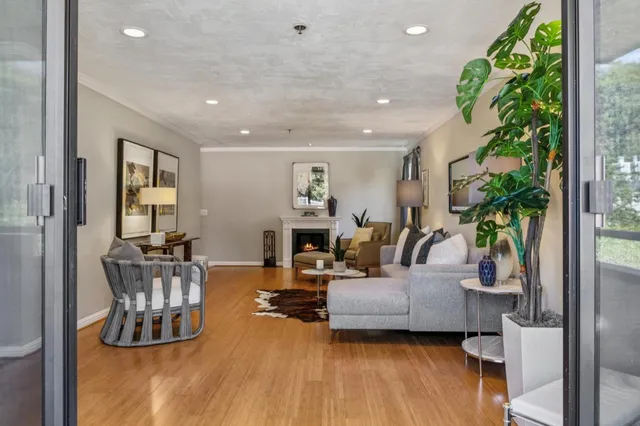 $1,050,000 | 1115 Continentals Way, Unit 203, Belmont, CA 94002