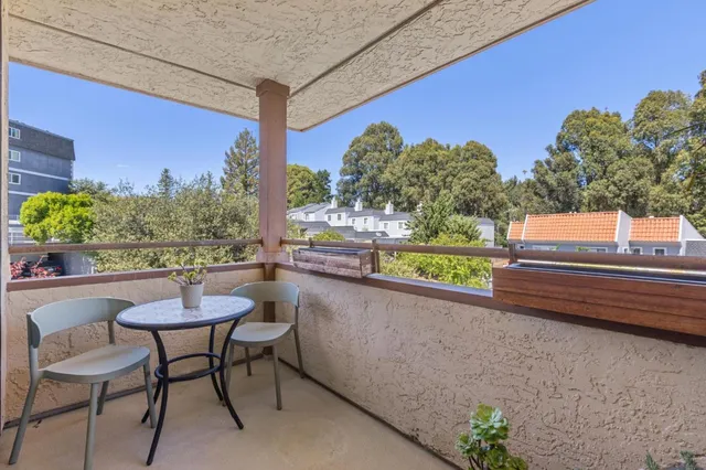 $1,050,000 | 1115 Continentals Way, Unit 203, Belmont, CA 94002