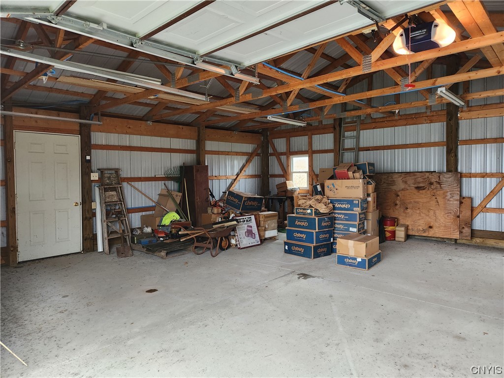 625 Franklin Road Skaneateles, NY 13152 - Photo 11 of 18 left bay with entry door on left