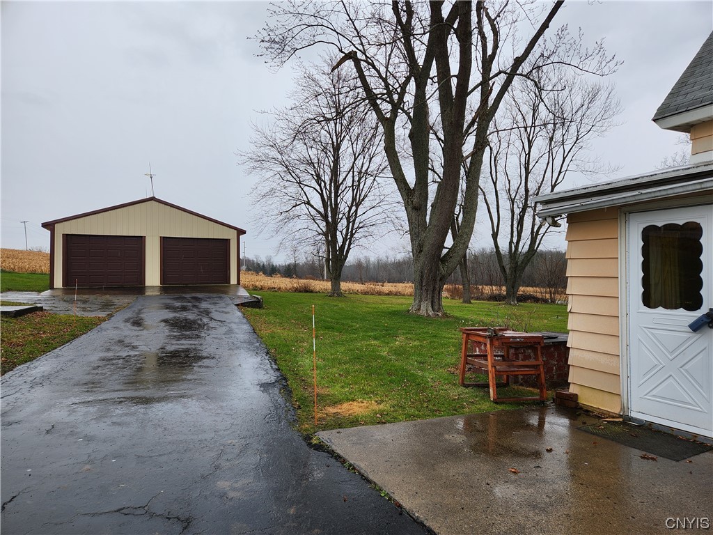 625 Franklin Road Skaneateles, NY 13152 - Photo 3 of 18 Old Seneca driveway
