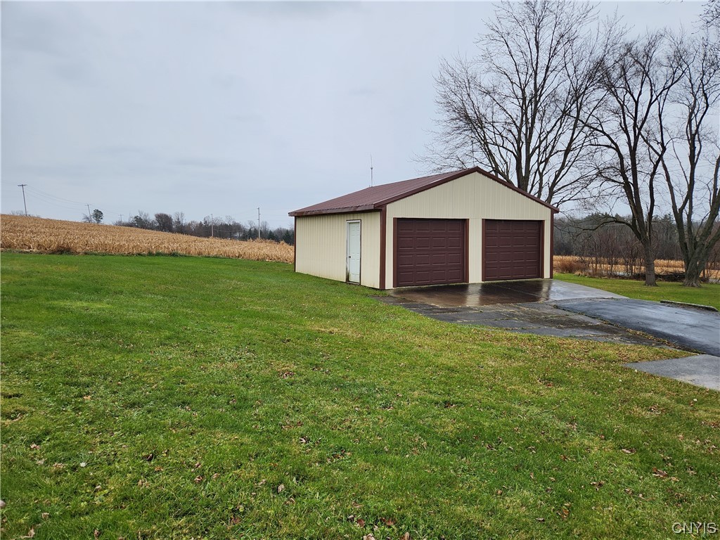 625 Franklin Road Skaneateles, NY 13152 - Photo 9 of 18 cornfield pictured behind garage