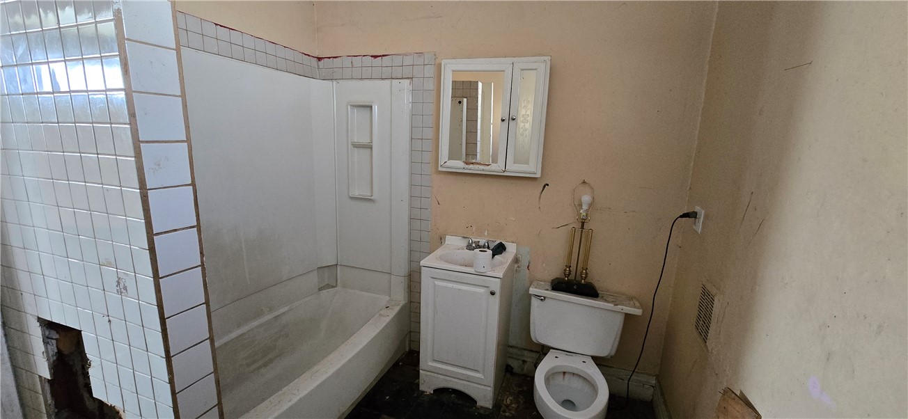 146 Durnan Street Rochester, NY 14621 - Photo 6 of 8