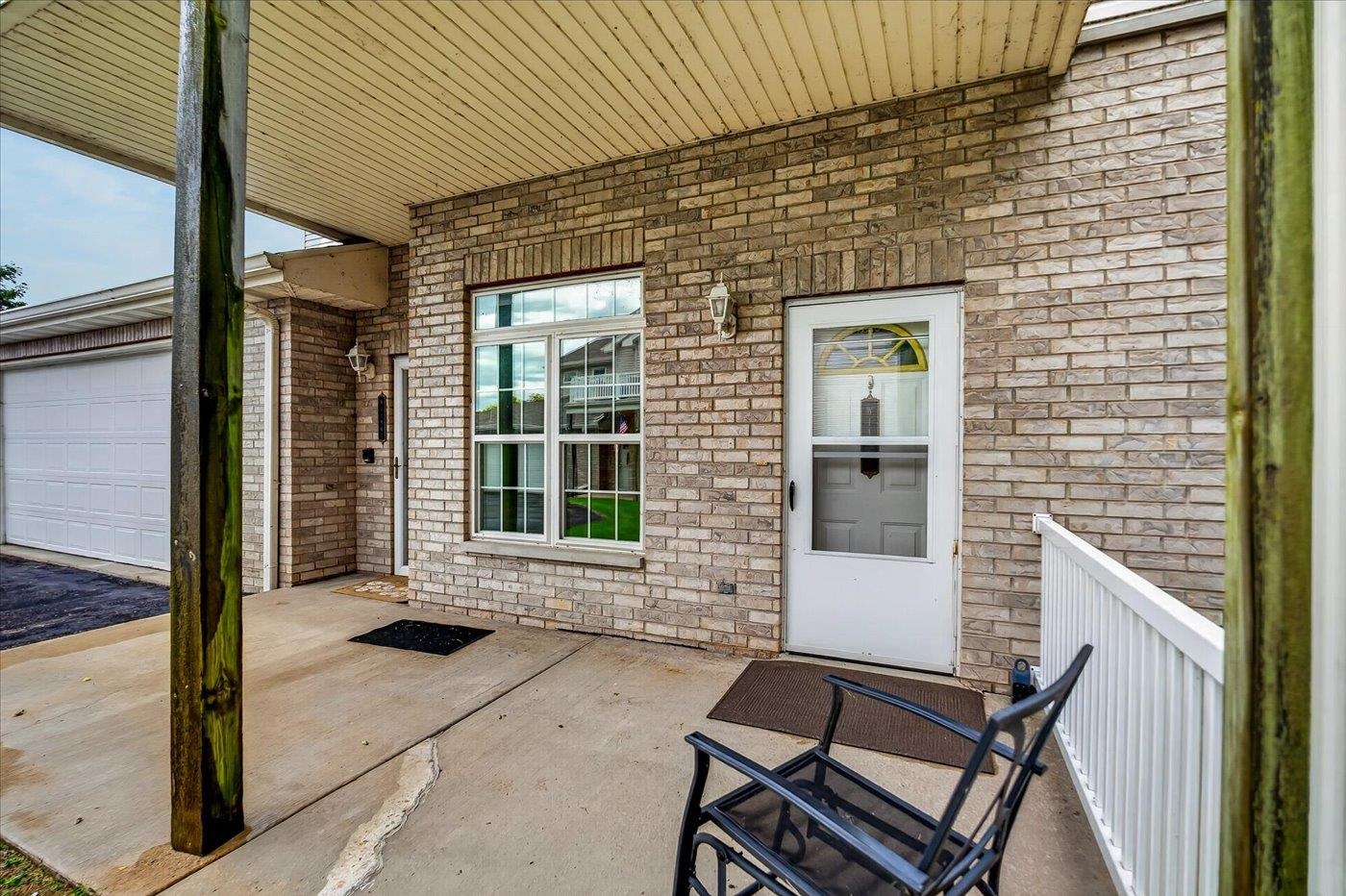 W11563 Island View Court Lodi, WI 53555 - Photo 4 of 51