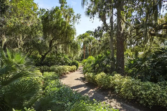 $850,000 | 1703 Starling Drive, Unit 1703, Sarasota, FL 34231