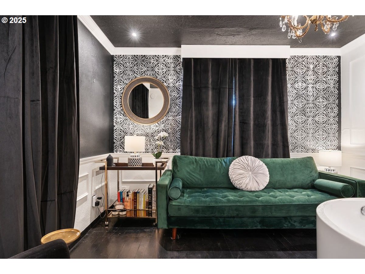 610 West Fourth Plain Boulevard Vancouver, WA 98660 - Photo 28 of 41 a living room with furniture and a wooden floor