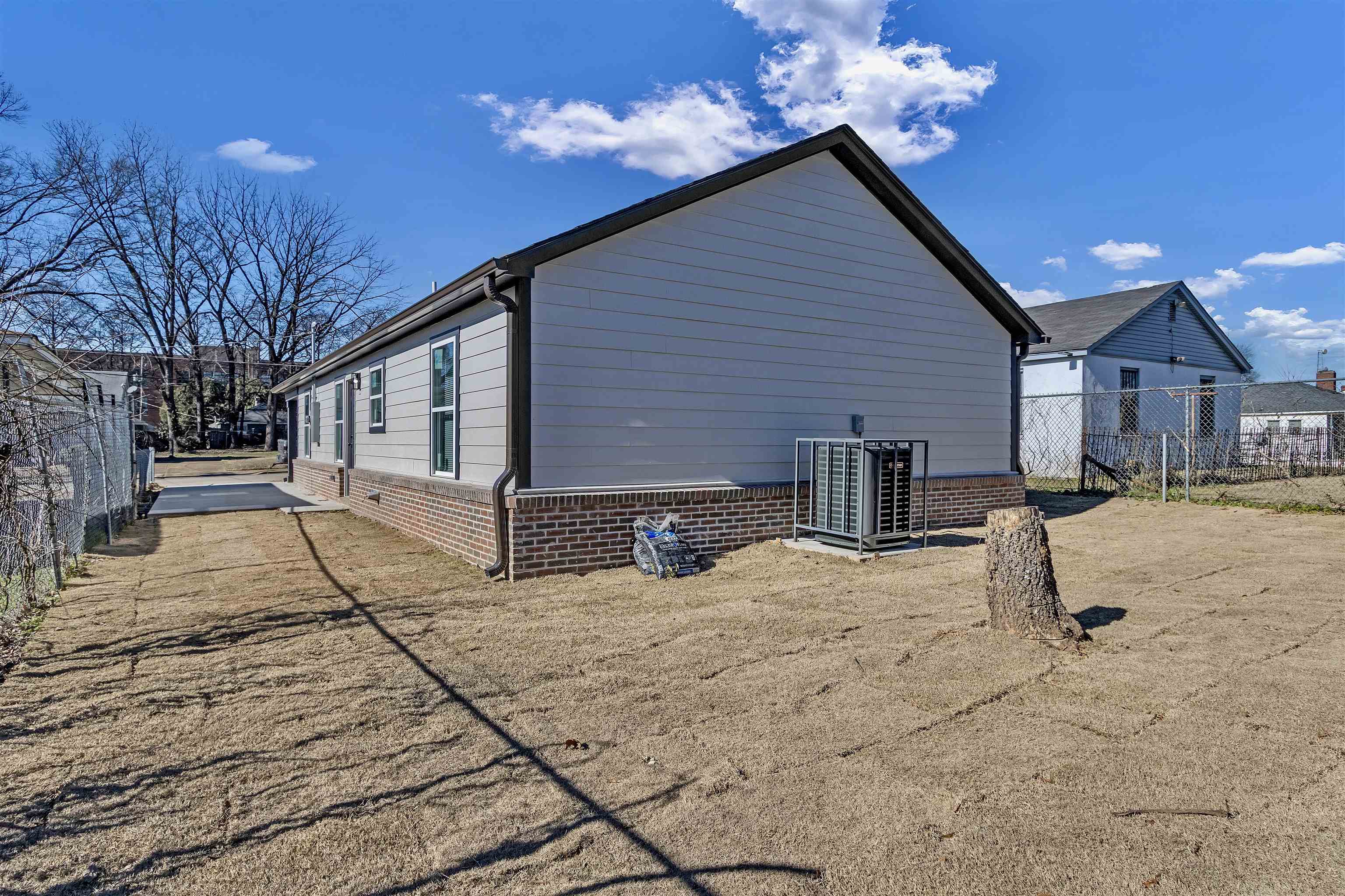 830 David Street Memphis, TN 38114 - Photo 14 of 16 a view of house with yard