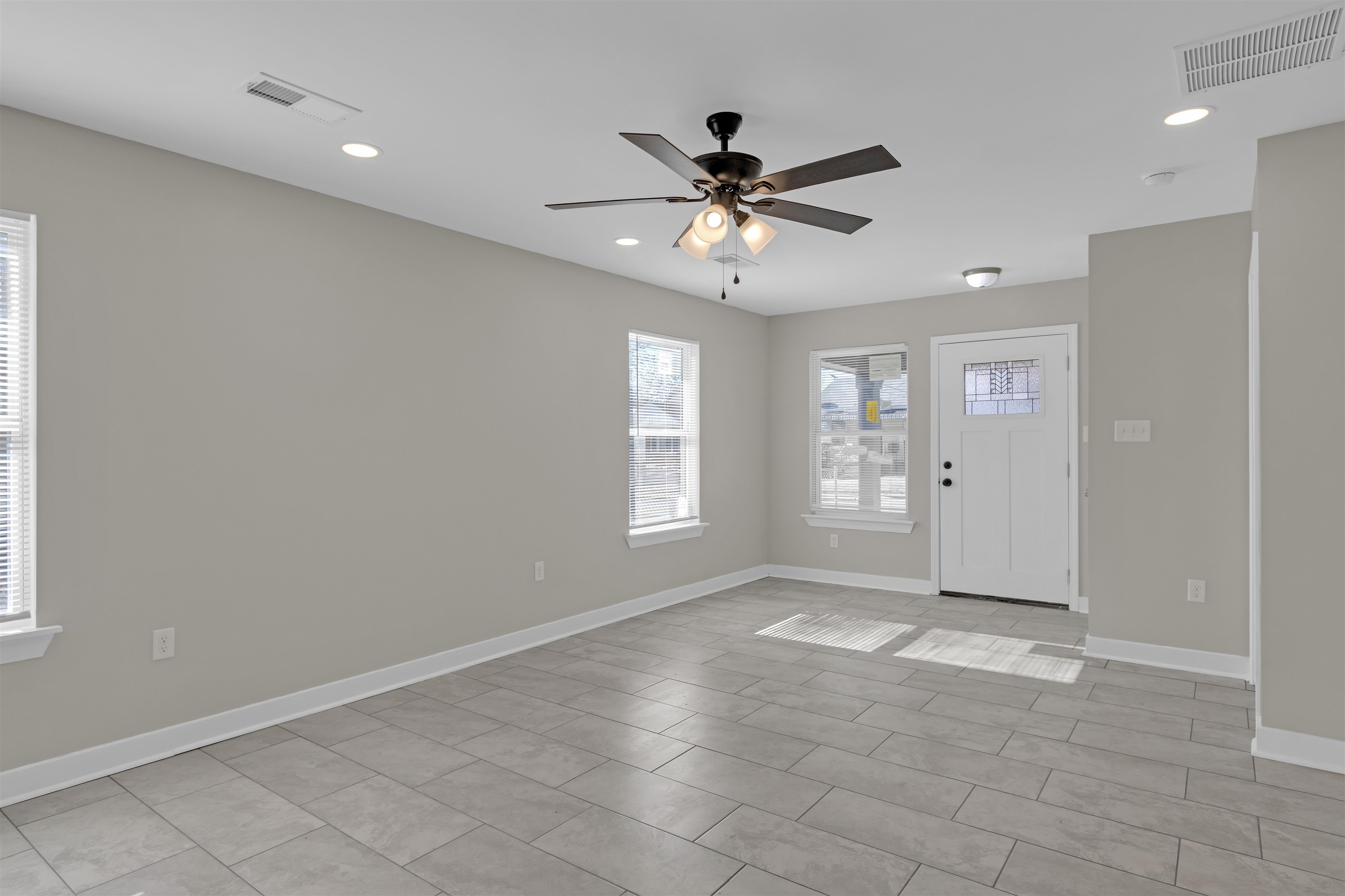 830 David Street Memphis, TN 38114 - Photo 5 of 16 a view of an empty room with a window