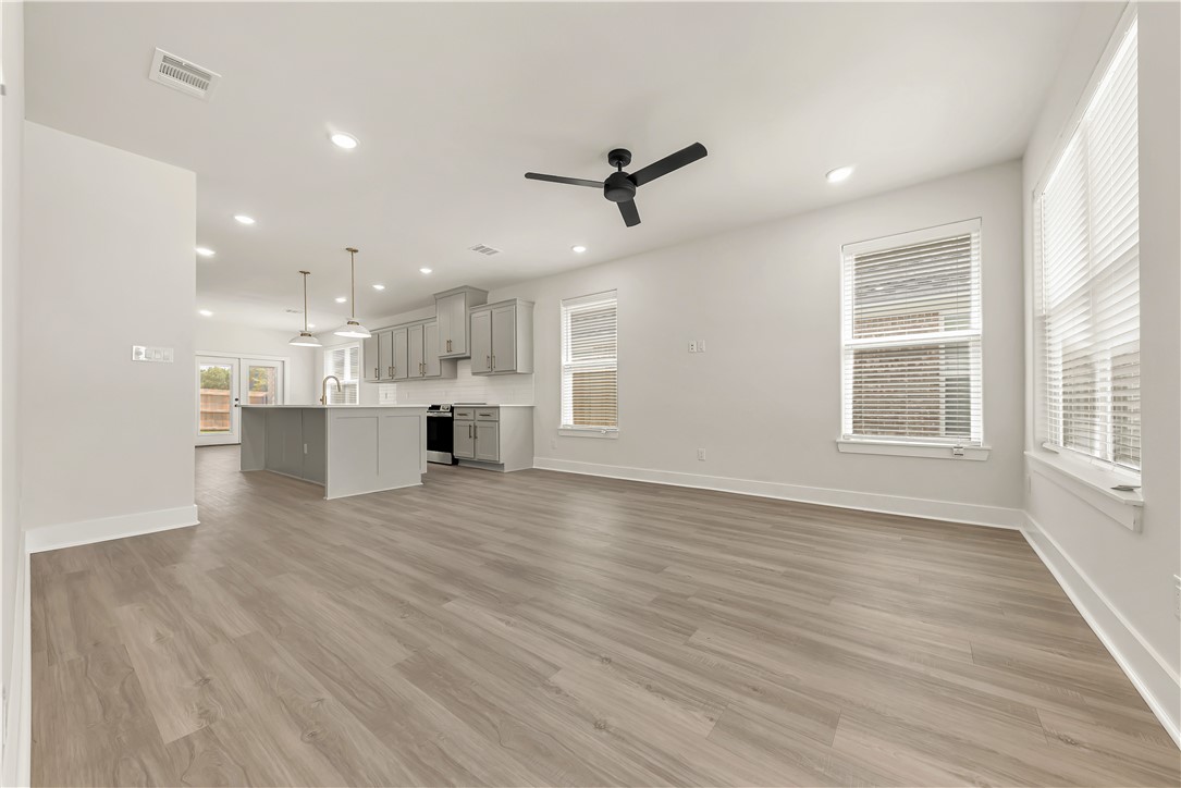 877 Double Mountain Road College Station, TX 77845 - Photo 3 of 24