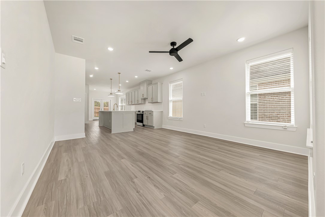 877 Double Mountain Road College Station, TX 77845 - Photo 4 of 24