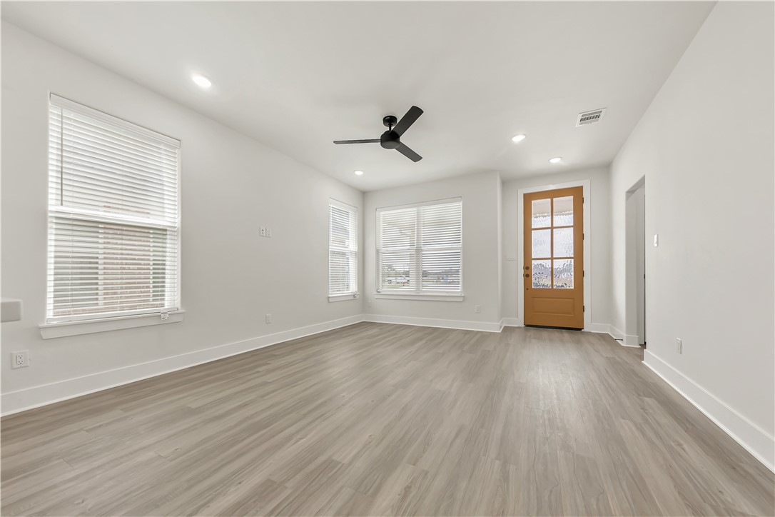 877 Double Mountain Road College Station, TX 77845 - Photo 5 of 24