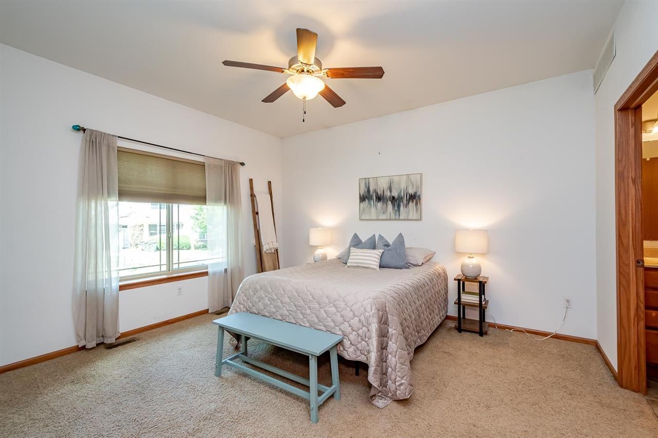 733 Arch Rock Road Iowa City, IA 52245 - Photo 3 of 27 Gallery Image 3