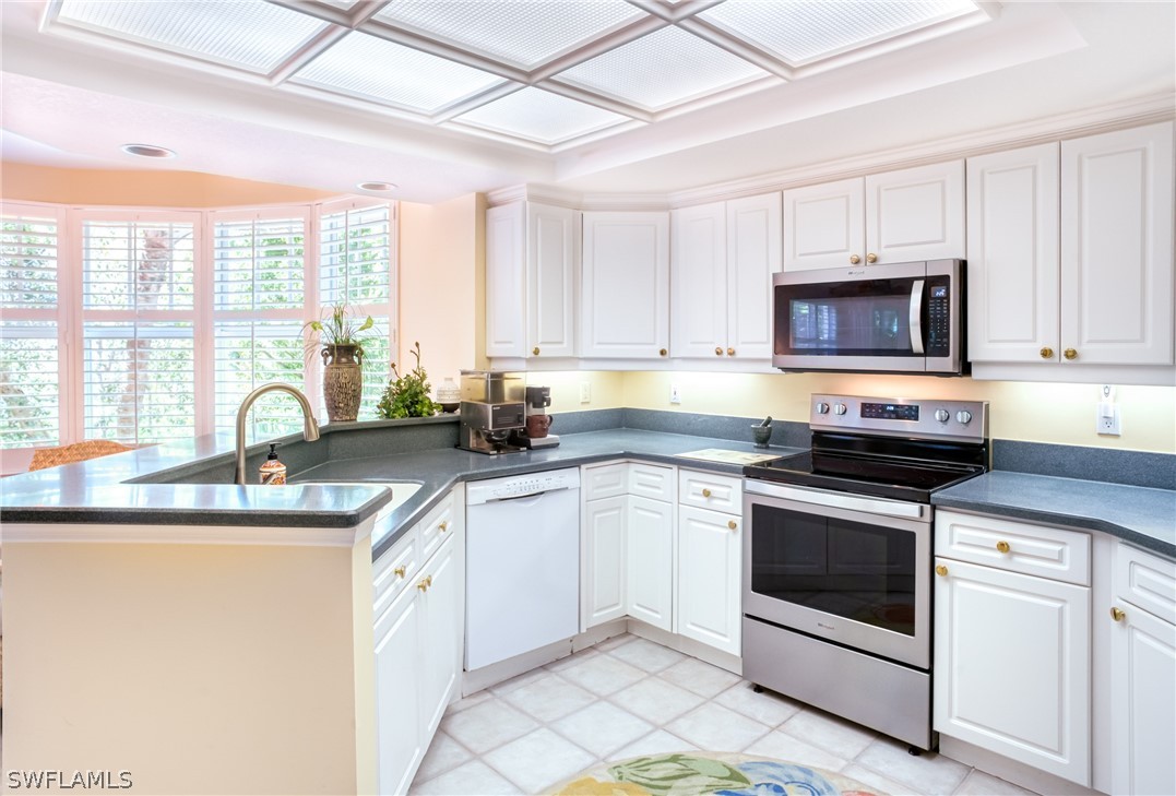 2661 Wulfert Road, Unit 2 Sanibel, FL 33957 - Photo 8 of 27 Gallery Image 8