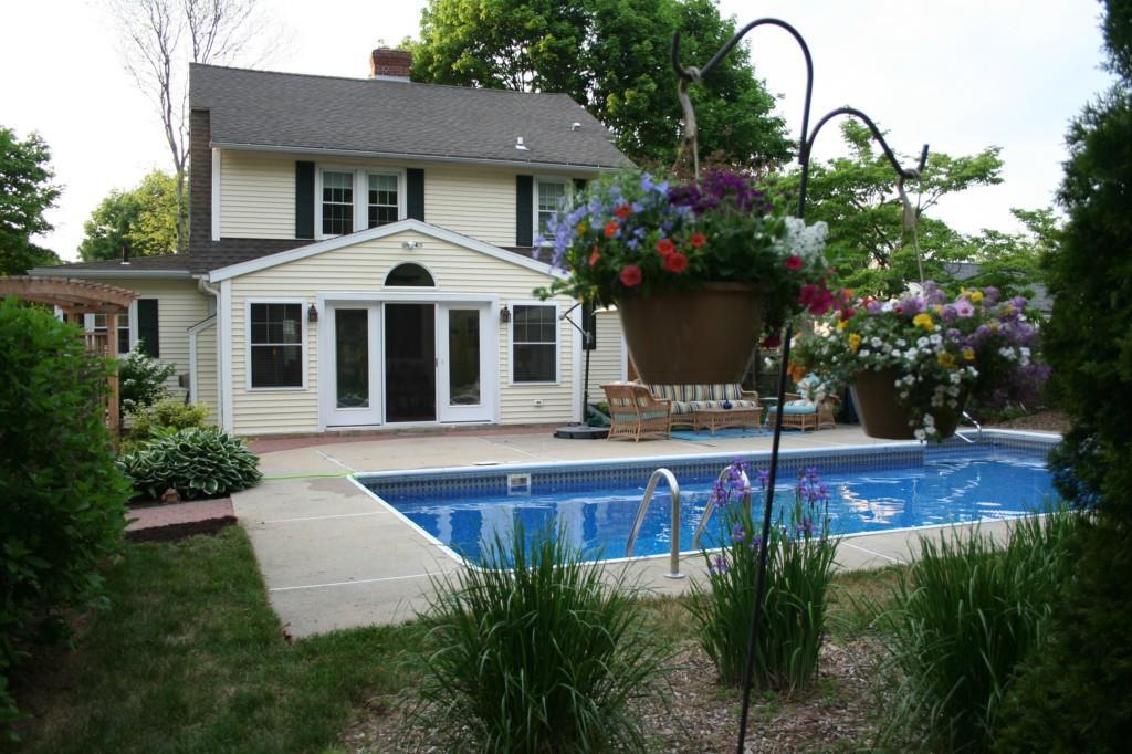 20 Neck Road Clinton, CT 06413 - Photo 1 of 1 a front view of a house with garden