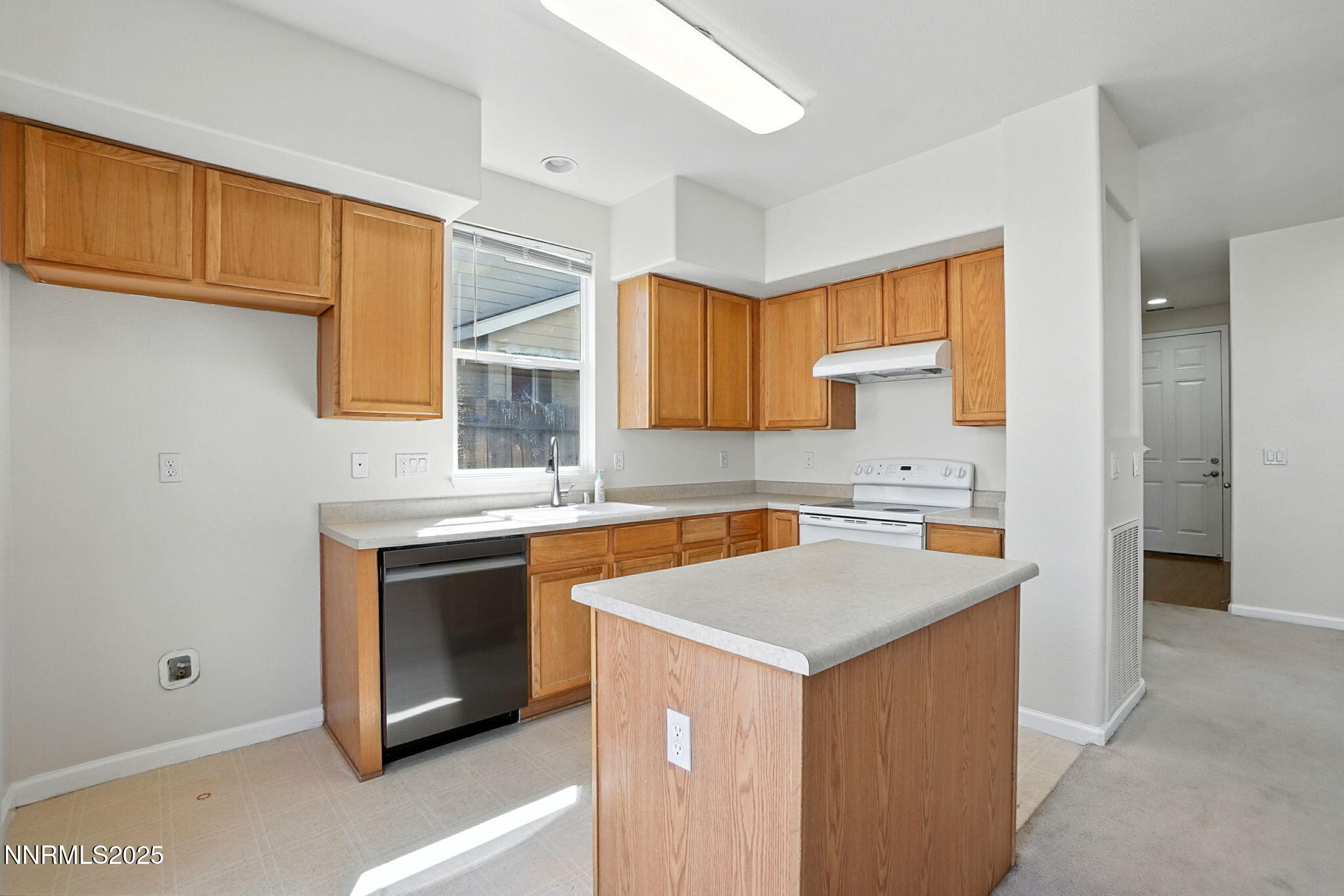 9248 Running Dog Circle Reno, NV 89506 - Photo 6 of 20