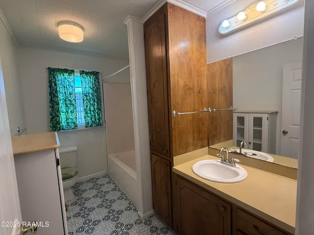 $1,400 | 129 East Broussard Road, Lafayette, LA 70503