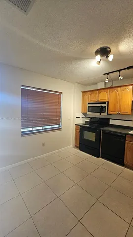 $374,000 | 7502 Nova Drive, Unit 2, Davie, FL 33314