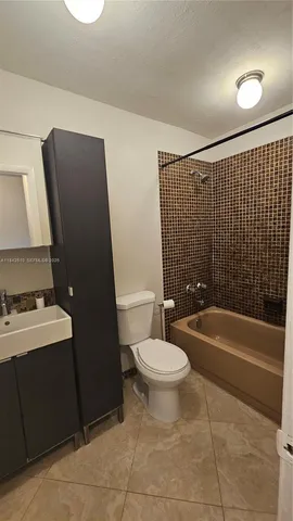 $374,000 | 7502 Nova Drive, Unit 2, Davie, FL 33314