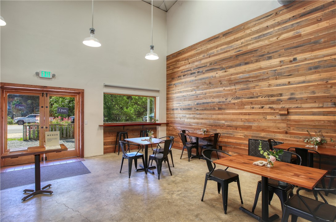 15050 Morro Road Atascadero, CA 93422 - Photo 19 of 33 a workspace with furniture and a window