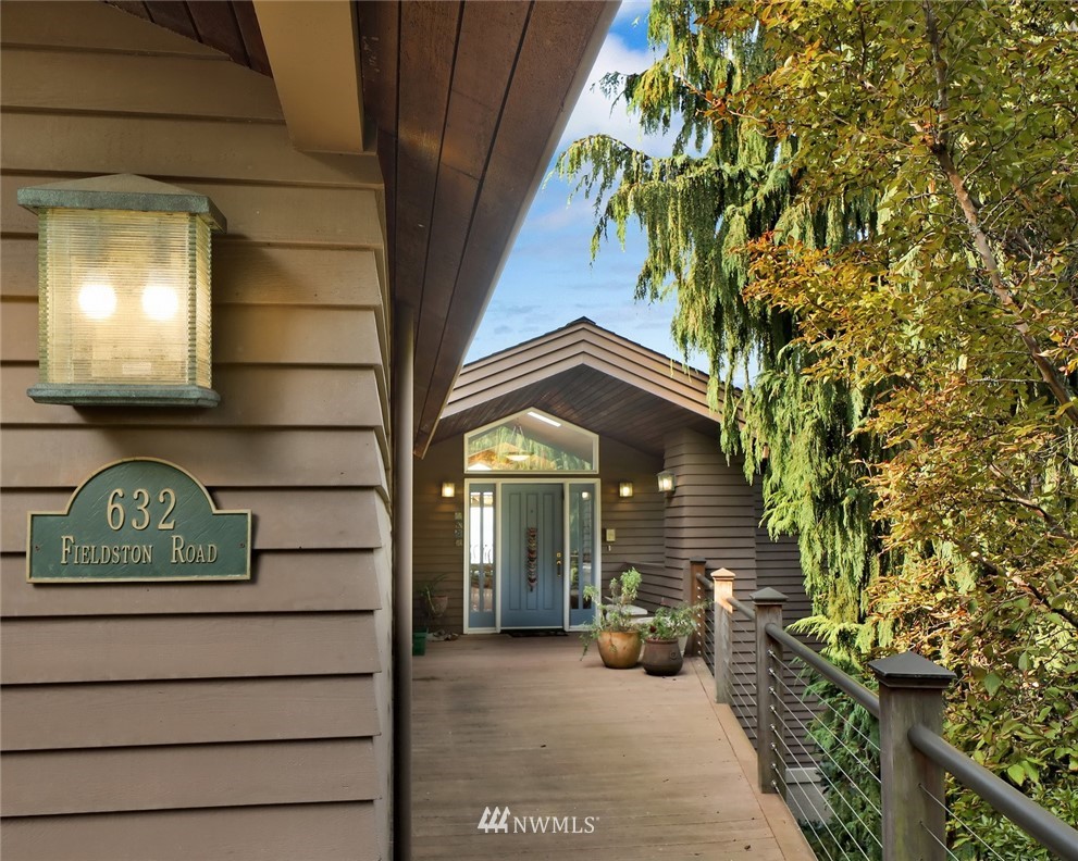 632 Fieldston Road Bellingham, WA 98225 - Photo 3 of 40 a view of a entrance of the house