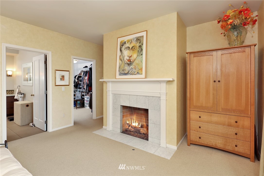 632 Fieldston Road Bellingham, WA 98225 - Photo 21 of 40 a view of a livingroom with a fireplace