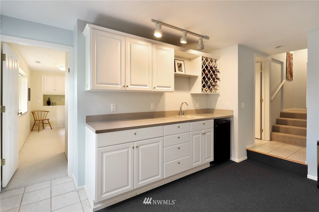 632 Fieldston Road Bellingham, WA 98225 - Photo 37 of 40 a bathroom with a sink double vanity and a mirror