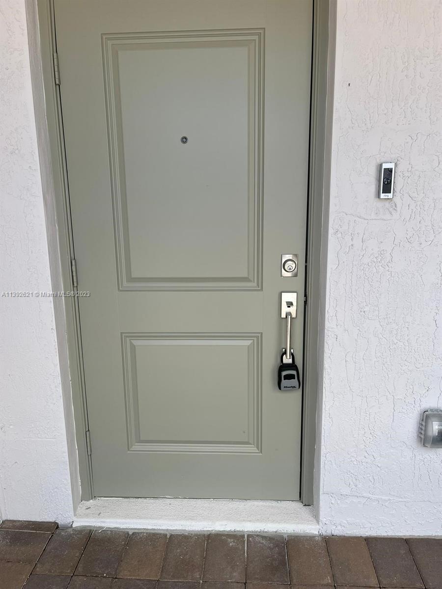 Miami-Dade County Homestead, FL 33032 - Photo 41 of 41 a view of door