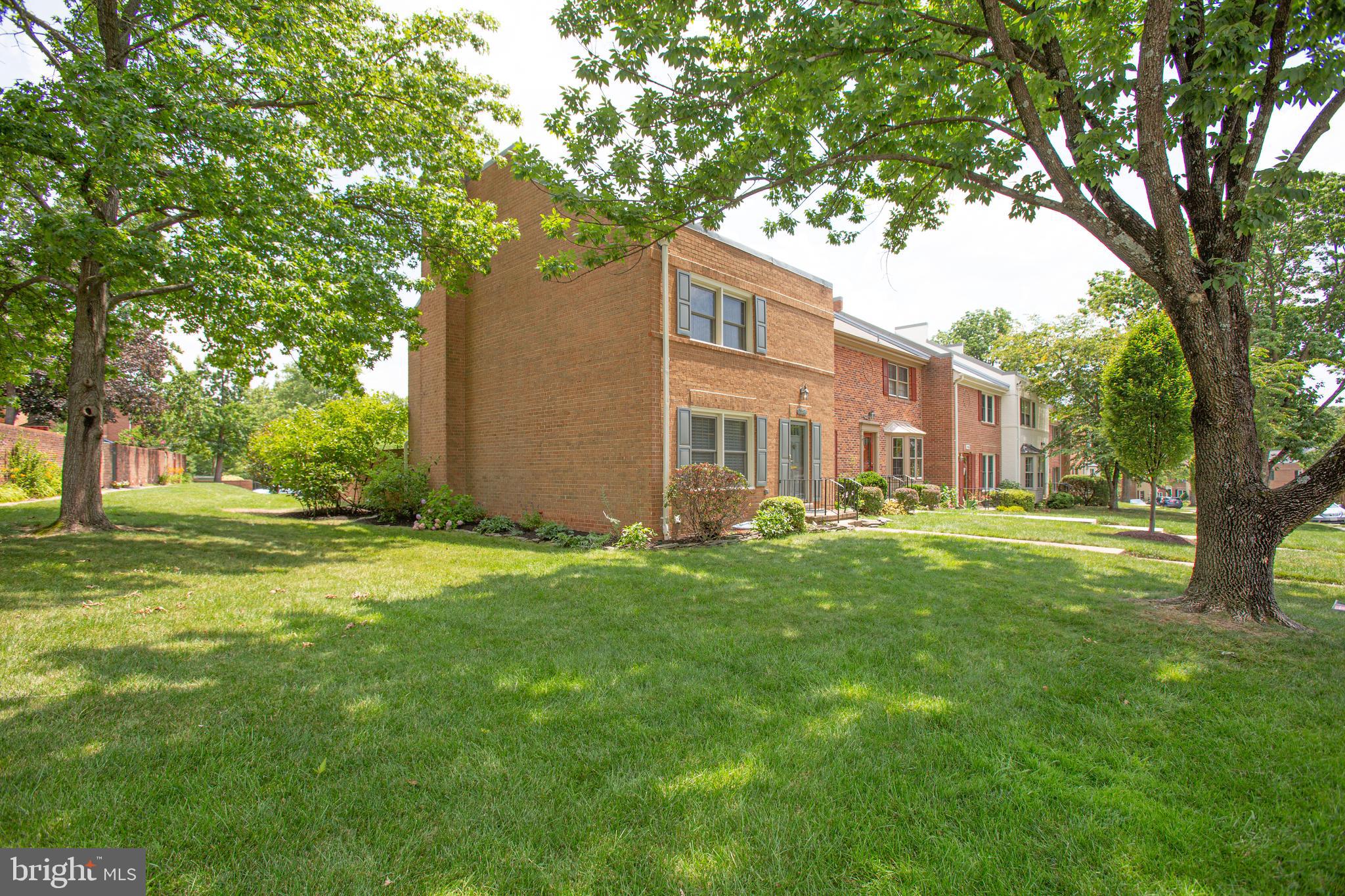 5992 Queenston Street Springfield, VA 22152 - Photo 1 of 41 Gallery Image 1