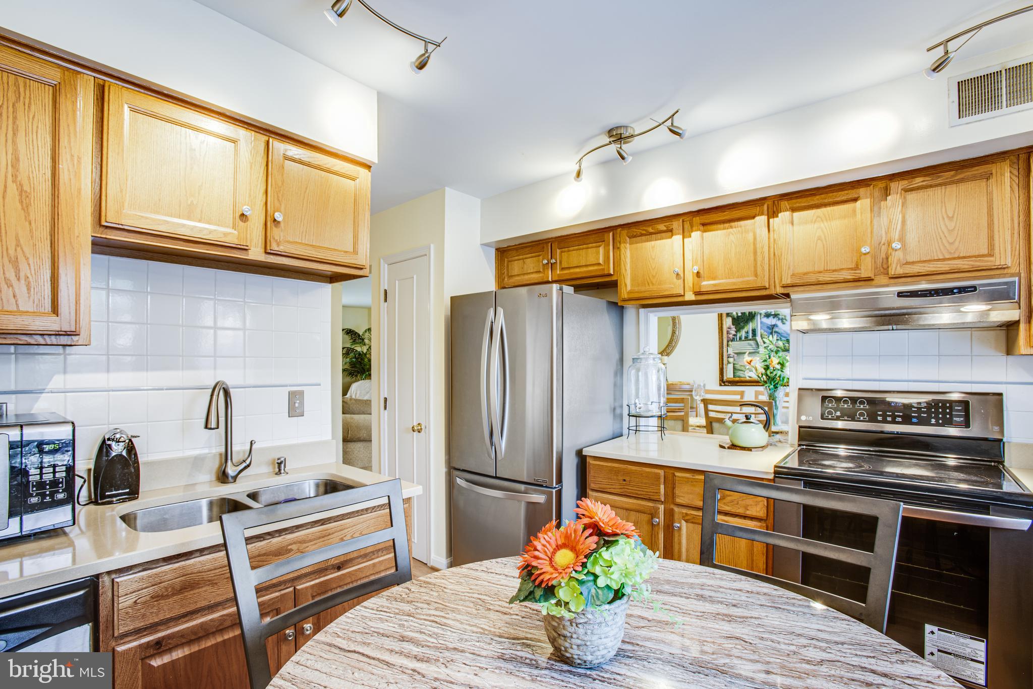 5992 Queenston Street Springfield, VA 22152 - Photo 11 of 41 Gallery Image 11