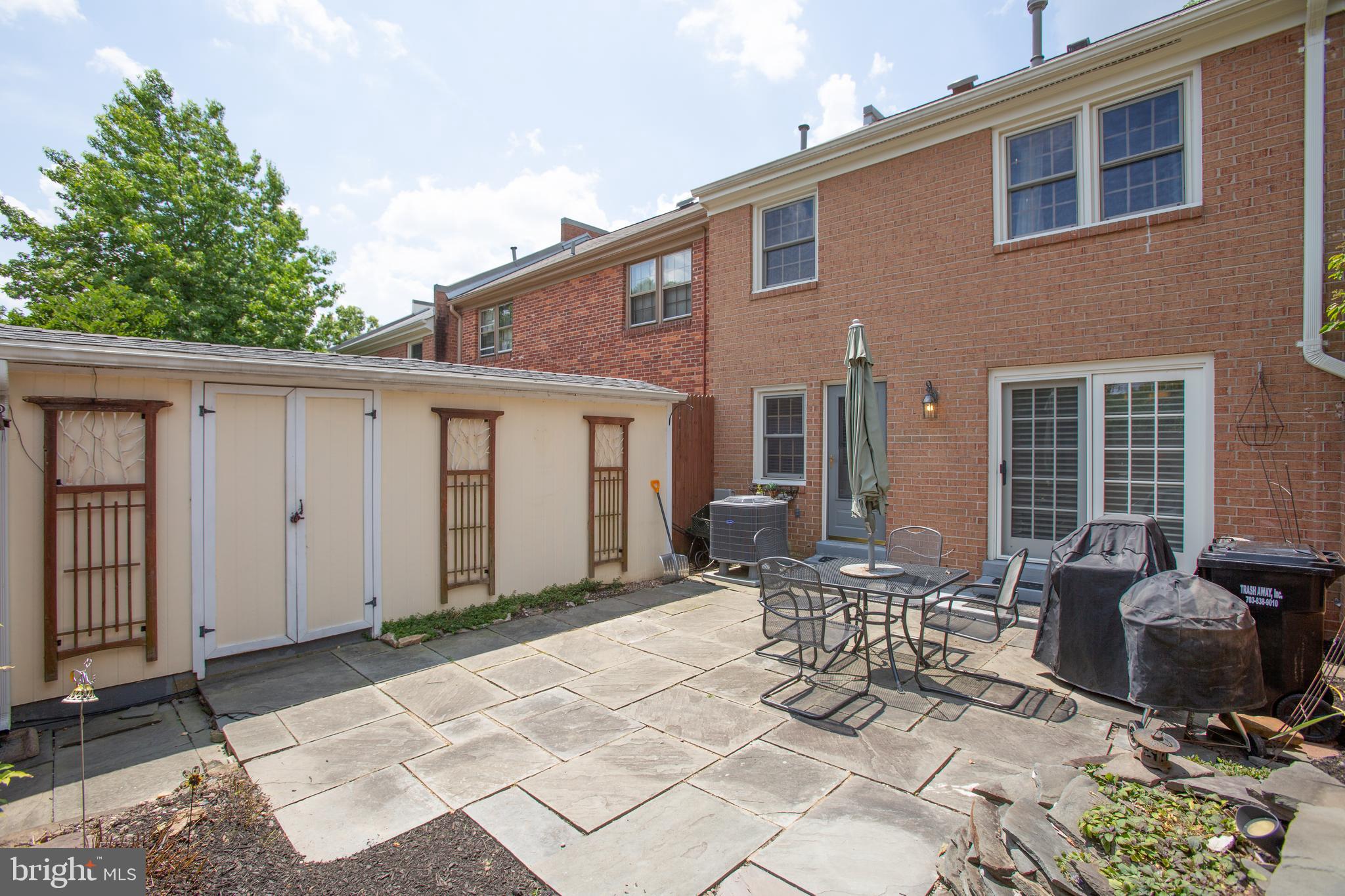 5992 Queenston Street Springfield, VA 22152 - Photo 3 of 41 Gallery Image 3