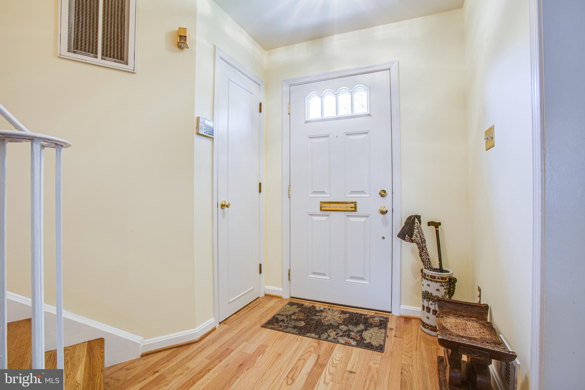 5992 Queenston Street Springfield, VA 22152 - Photo 5 of 41 Gallery Image 5