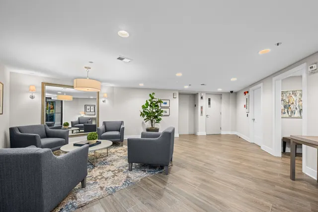 $375,000 | 1125 Lake Cook Road, Unit 209, Northbrook, IL 60062