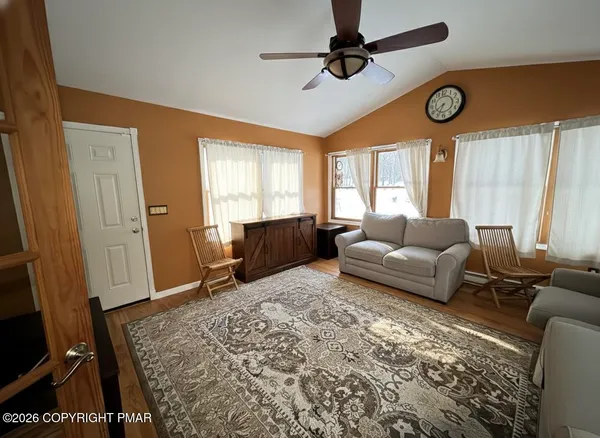 $2,250 | 1152 Steele Circle, Bushkill, PA 18324