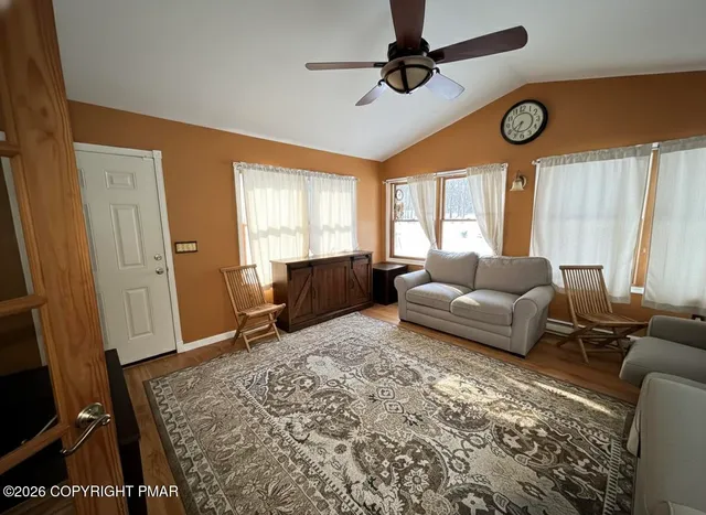 $2,250 | 1152 Steele Circle, Bushkill, PA 18324