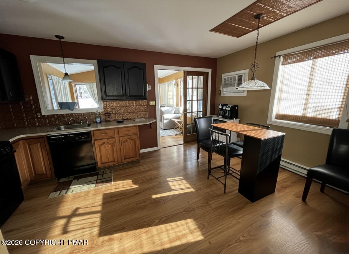 1152 Steele Circle Bushkill, PA 18324 - Photo 6 of 17 Eat-in kitchen