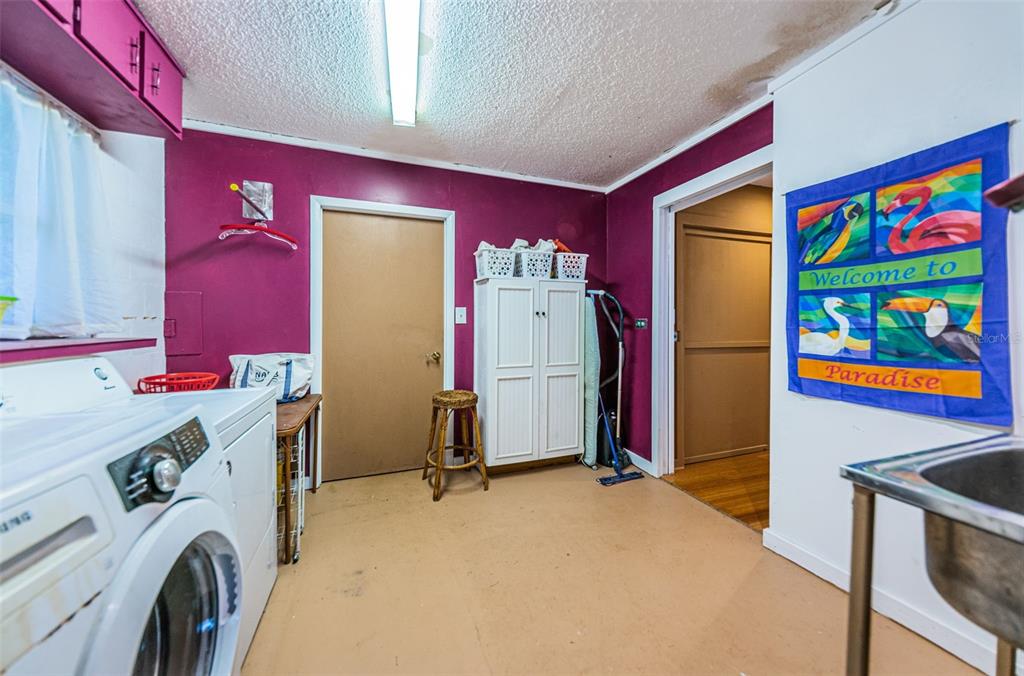 330 North Spring Boulevard Tarpon Springs, FL 34689 - Photo 28 of 34 a view of utility room