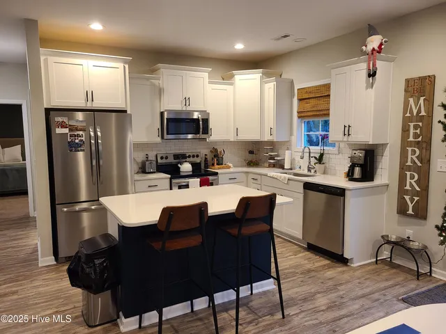 $2,100 | 356 Zonnie Lane, Hampstead, NC 28443