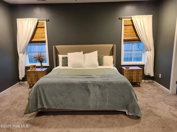 $2,100 | 356 Zonnie Lane, Hampstead, NC 28443