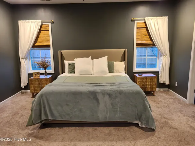 $2,100 | 356 Zonnie Lane, Hampstead, NC 28443