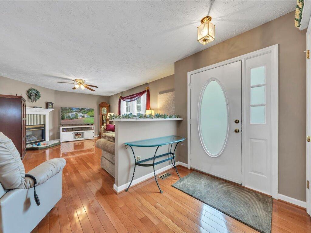 446 Ellsworth Court Ridgeway, VA 24148 - Photo 4 of 54 04-MIB09272