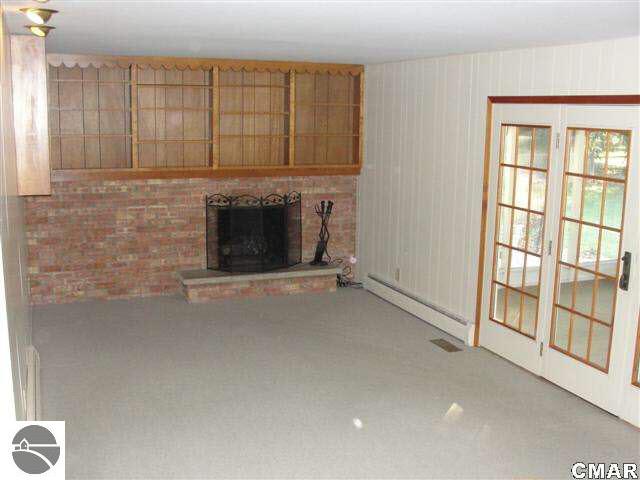 803 West Preston Road Mount Pleasant, MI 48858 - Photo 9 of 23 1772653-8.JPG